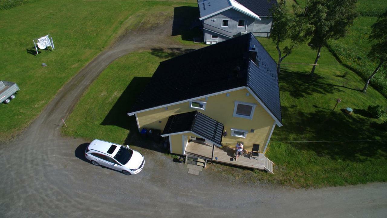 1 Room In The Yellow House, Close To Airport & Lofoten Evenskjer Exterior photo