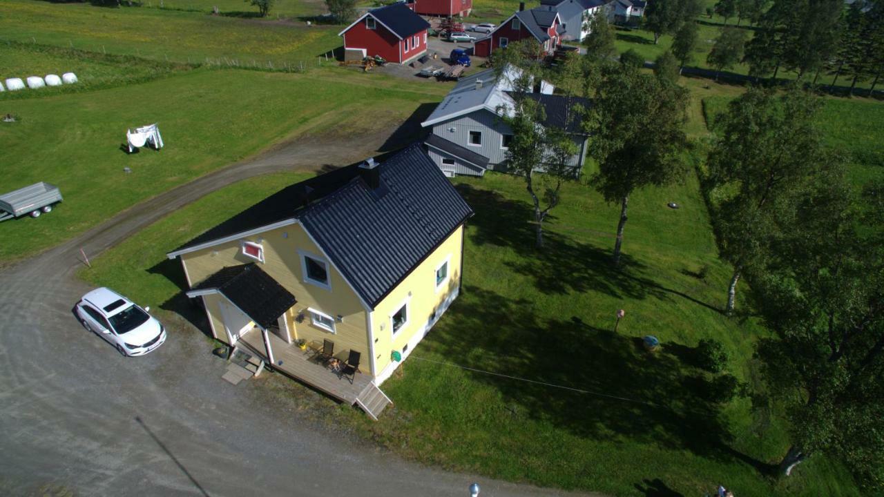 1 Room In The Yellow House, Close To Airport & Lofoten Evenskjer Exterior photo