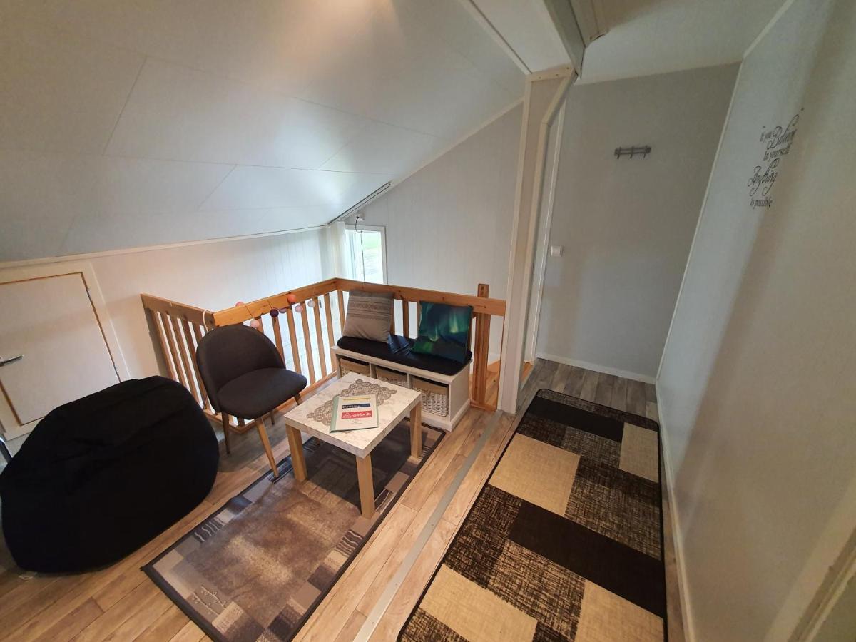 1 Room In The Yellow House, Close To Airport & Lofoten Evenskjer Exterior photo